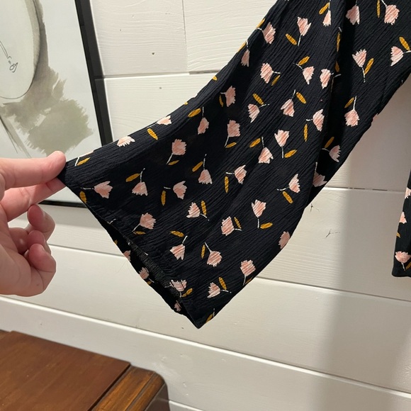 BILLABONG - Off-Shoulder Floral Blouse - Size M - Picture 4 of 9